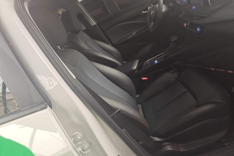 Used Buick Velite 6 2023 430km Range Commuter Version
