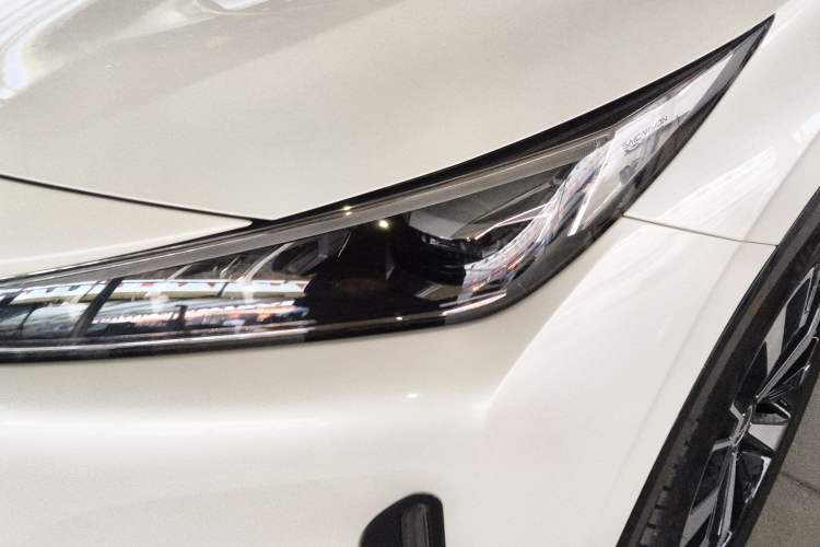 Used Roewe D5X DMH 2024 135 Tech Edition