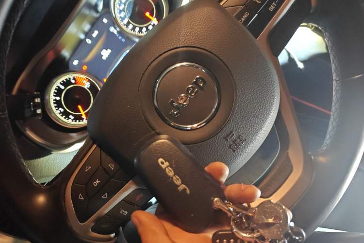 Used Jeep Cherokee 2017 2.0L Superior Edition