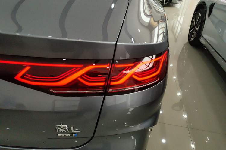 Used BYD Qin L 2025 DM-i Smart Drive 120KM Leading Model
