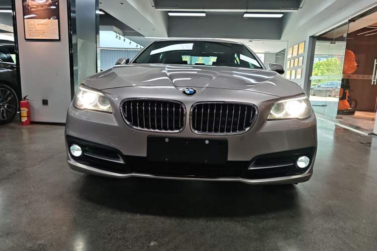 Used BMW 5 Series 2017 525Li Leading Model
