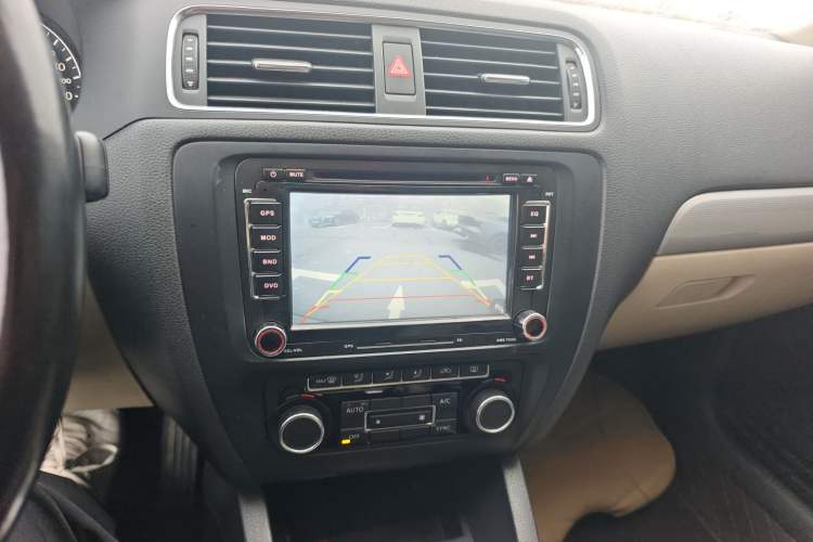 Used Volkswagen Sagitar 2014 Revised Version 1.4TSI Automatic Luxury Edition
