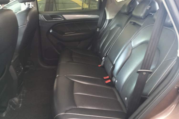 Used Roewe RX5 2016 20T Two-Wheel Drive Automatic Internet Smart Edition
