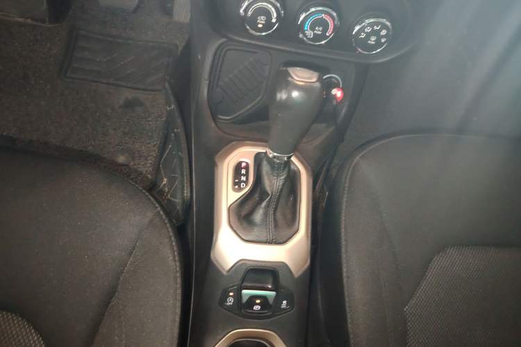 Used  Renegade 2016 1.4T Automatic Jingneng Edition
