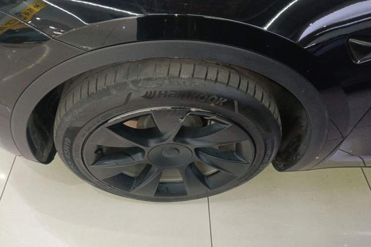 Used Tesla Model Y 2021 Long-Range All-Wheel-Drive Version 3D7