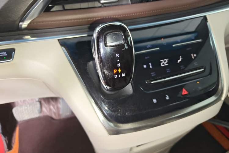 Used Buick GL8 2023 Land Executive Class Smart Enjoyment Model
