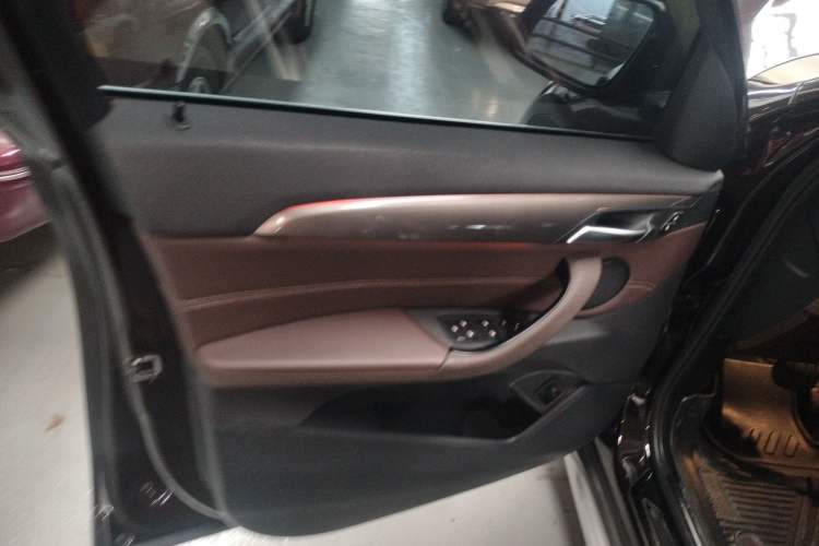 Used BMW X1 2019 xDrive20Li Luxury Model
