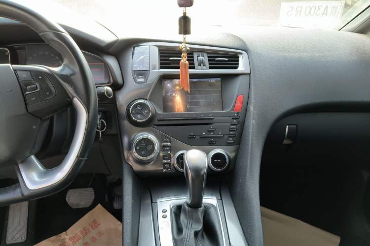 Used  5 2013 1.6T Elegant Edition THP160
