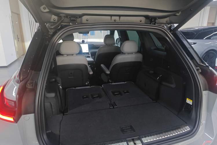 Used Nio ES8 2020 415 km Range 6-Seater Version