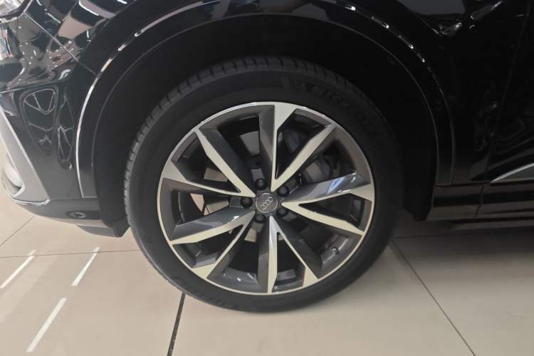 Used Audi Q7 2020 55 TFSI quattro S line sports model
