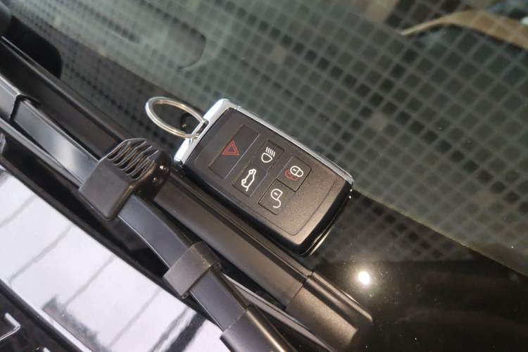 Used Land Rover Defender 2025 110 3.0T P400 – Dynamic HSE