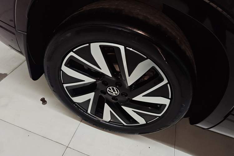 Used Volkswagen Tayron 2024 330TSI Two-Wheel Drive R-Line High-Energy Version
