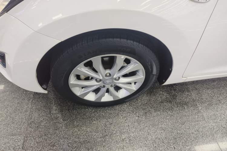 Used Hyundai Elantra (5th Generation / Langdong) 2016 1.6L Automatic Smart Version
