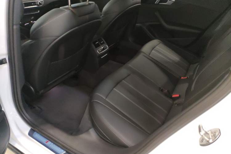 Used Audi A4L 2024 40 TFSI Luxury Dynamic Edition