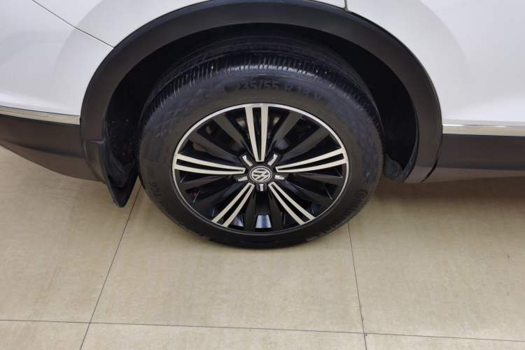 Used Volkswagen Tiguan L 2017 380TSI Automatic All-Wheel-Drive Luxury Edition
