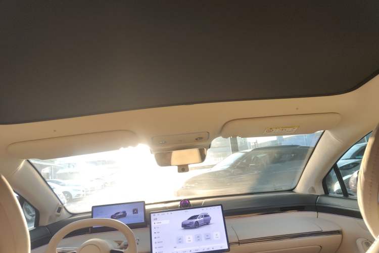 Used Hima Luxeed S7 2025 855 km Max
