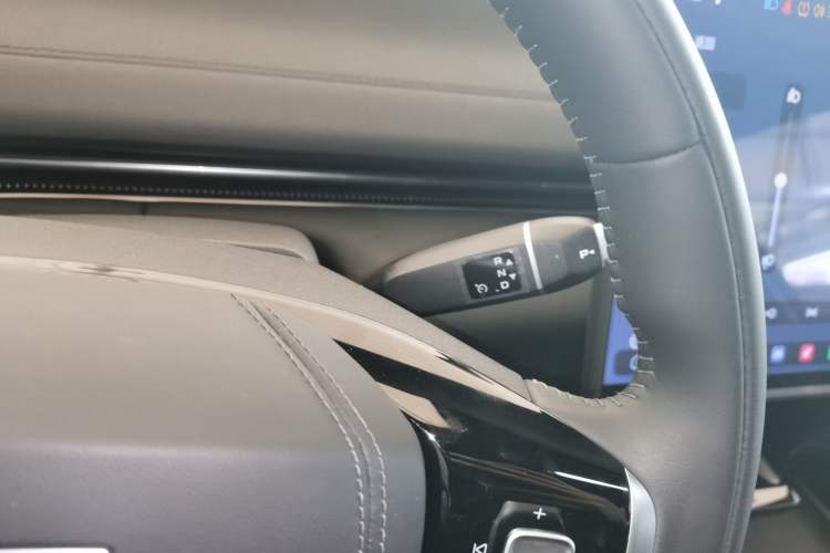 Used  L07 2024 230Max Qiankun Intelligent Driving ADS SE Range-Extended Version
