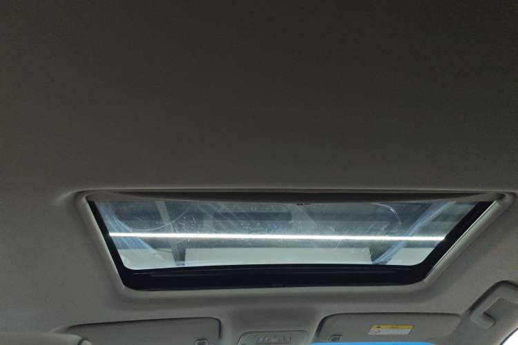 Used Buick GL8 2022 Land Business Class 652T Luxury Model
