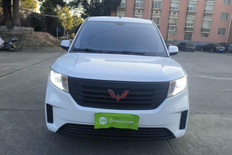 Used Wuling Hongguang PLUS 2020 1.5L Manual Standard Edition 5 Seats
