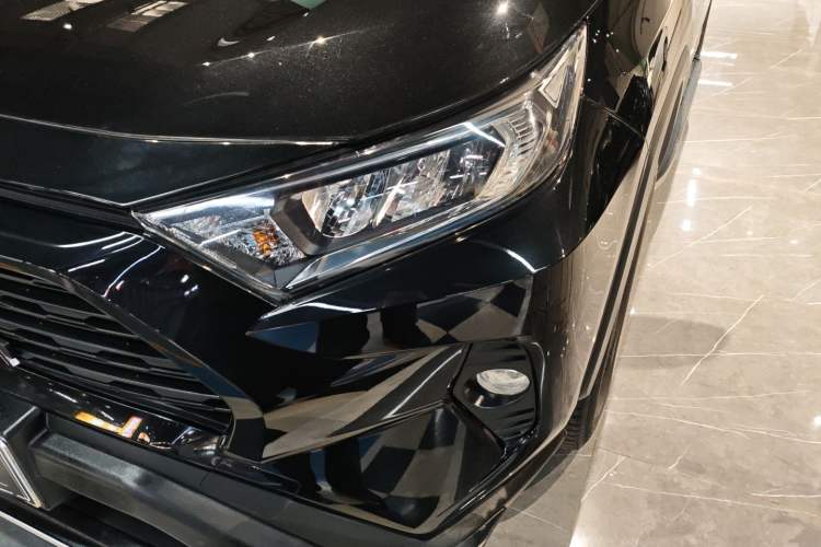 Used Toyota RAV4 2022 Dual-Engine 2.5L E-CVT Two-Wheel Drive Elite Edition