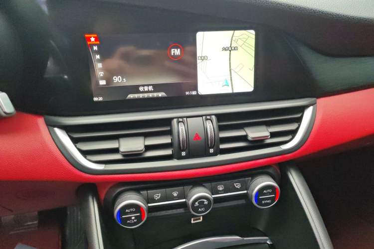 Used Alfa Romeo Giulia 2017 2.0T 280HP Luxury Edition
