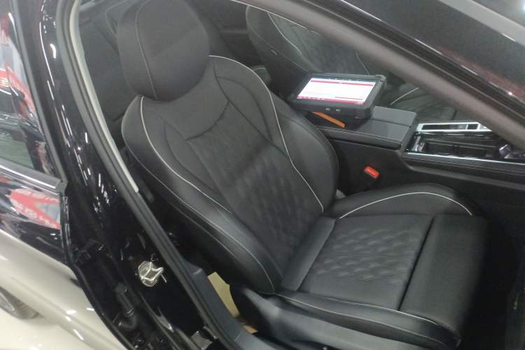 Used Volkswagen Magotan 2024 380TSI DSG Prestige Edition DaMai Package
