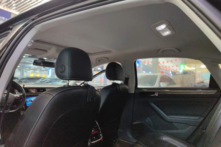 Used Volkswagen Passat 2016 330TSI DSG Luxury Edition
