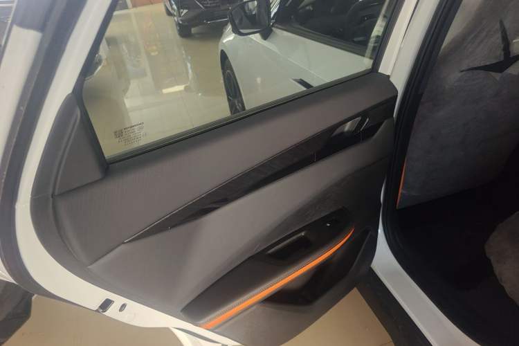 Used Changan UNI-V 2024 1.5T High-Energy Version
