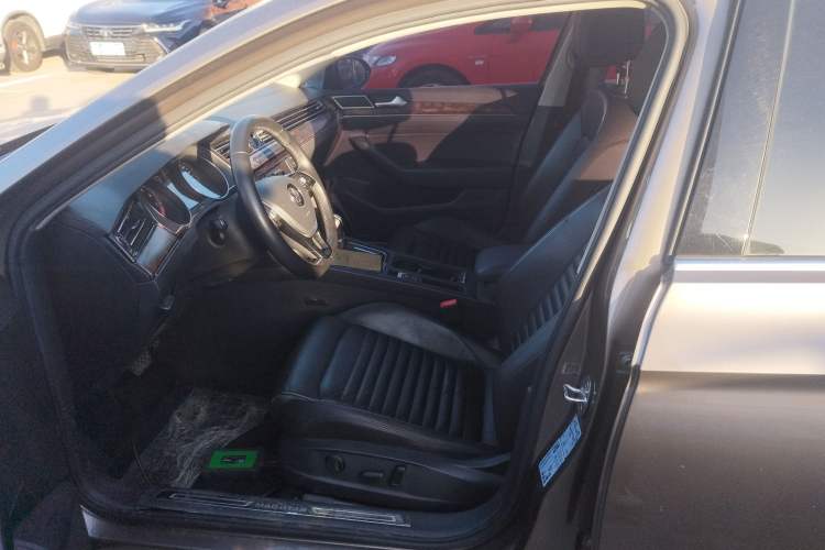 Used Volkswagen Magotan 2018 Facelift 330TSI DSG Luxury Model
