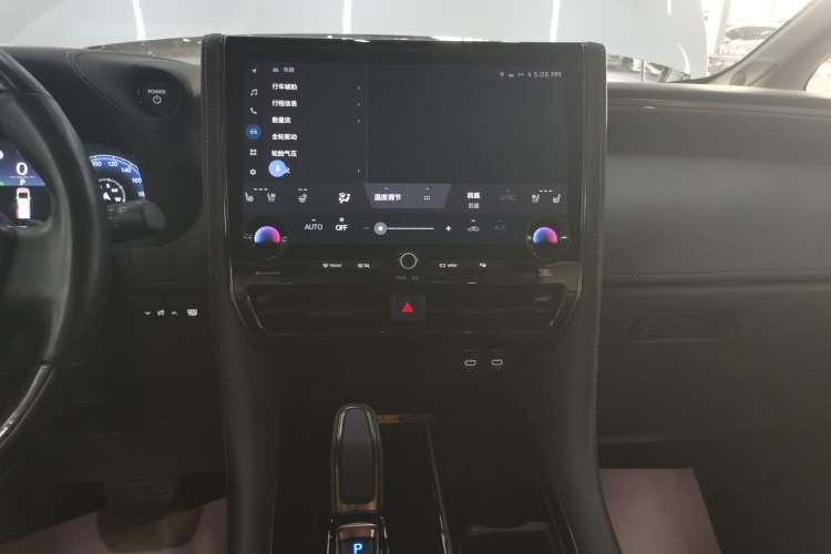 Used Toyota Alphard 2024 Dual-Engine 2.5L Deluxe Edition
