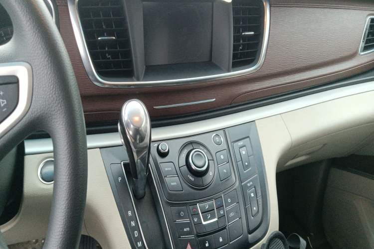 Used Buick GL8 2018 28T Comfort Model China VI Standard
