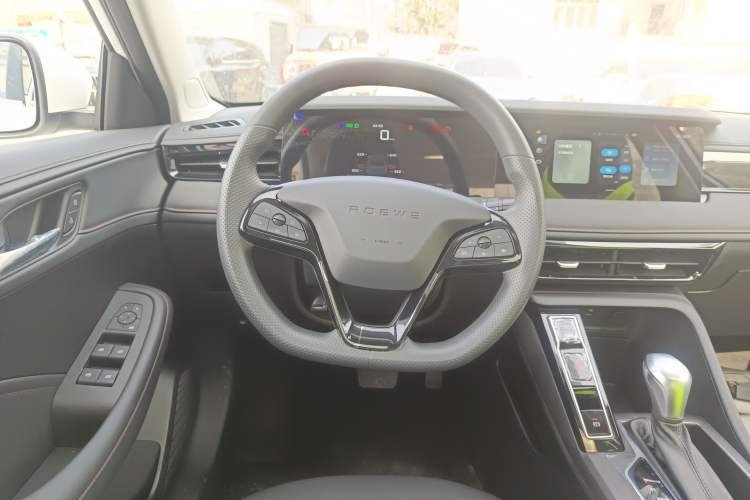 Used Roewe i5 2026 Model 1.5L CVT Luxury Edition
