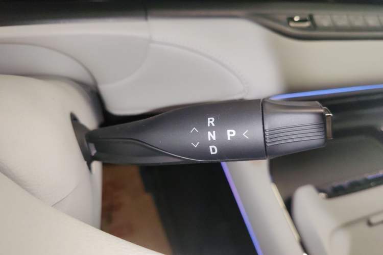 Used VOYAH FREE 2025 318 318 km Rear-Drive Touring Edition