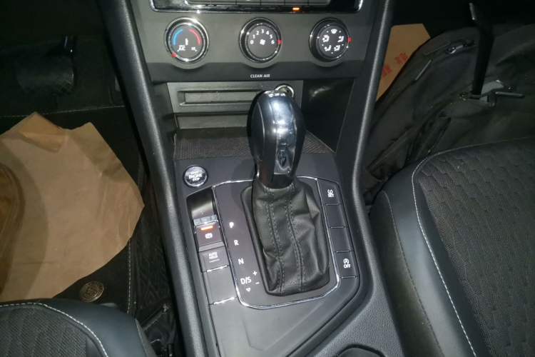 Used Volkswagen Tiguan L 2020 330TSI Automatic Two-Wheel Drive Luxury Edition China VI Standard