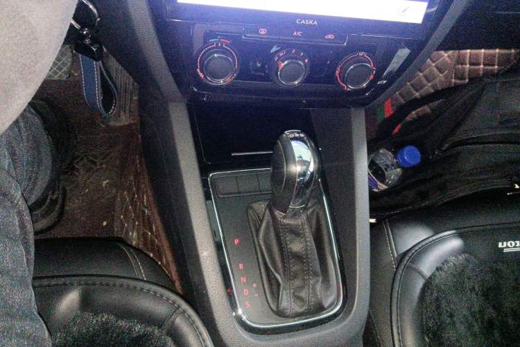 Used Volkswagen Sagitar 2015 230TSI Automatic Comfort Version
