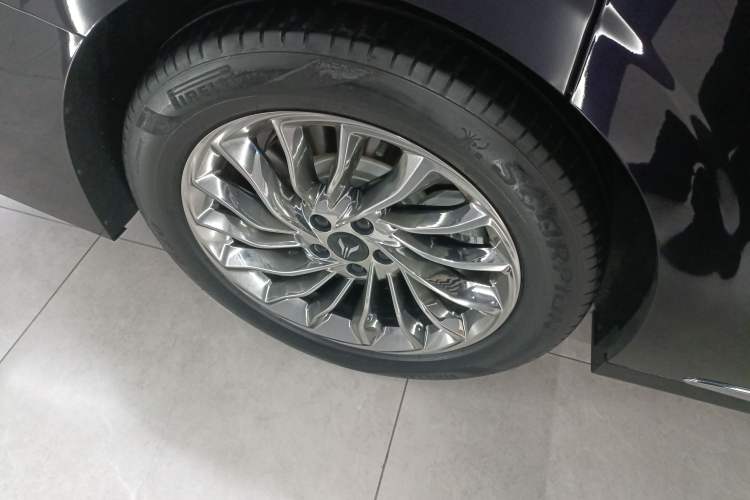 Used VOYAH Dream 2024 PHEV Ultra-Long Range Flagship Edition