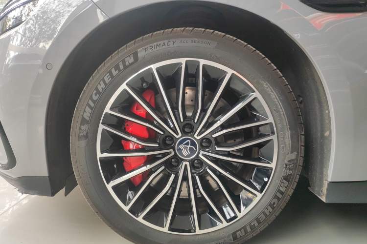 Used BYD Han 2025 EV with 701 km of Laser Radar-Enabled Intelligent Driving