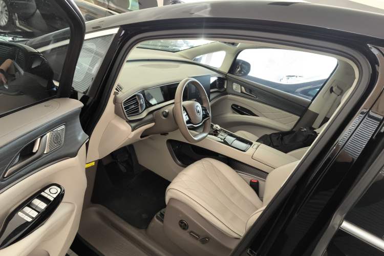 Used Denza D9 2022 DM-i 970 Four-Wheel Drive Flagship Model
