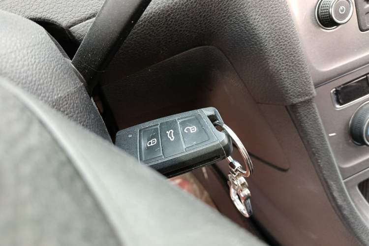 Used Volkswagen Golf 2014 1.6L Manual Fashion Edition