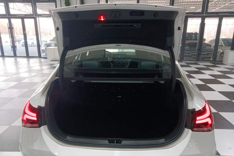 Used Mercedes-Benz A-Class 2020 Restyled A 200 L Sport Sedan Fashion Version
