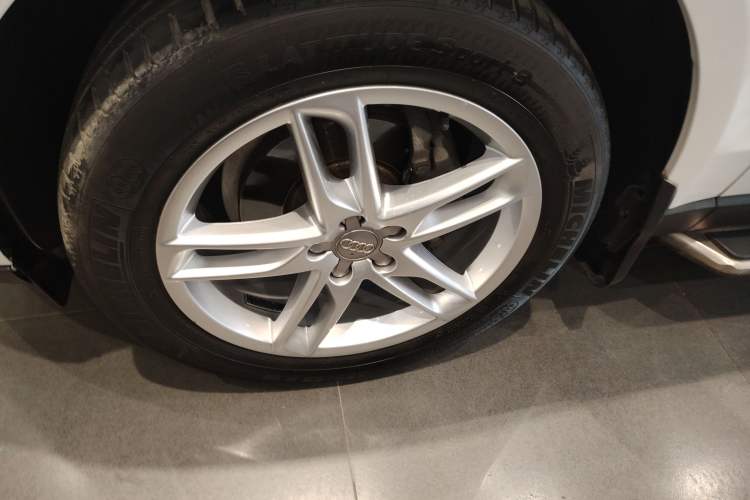 Used Audi Q5 2017 40 TFSI Comfort Model