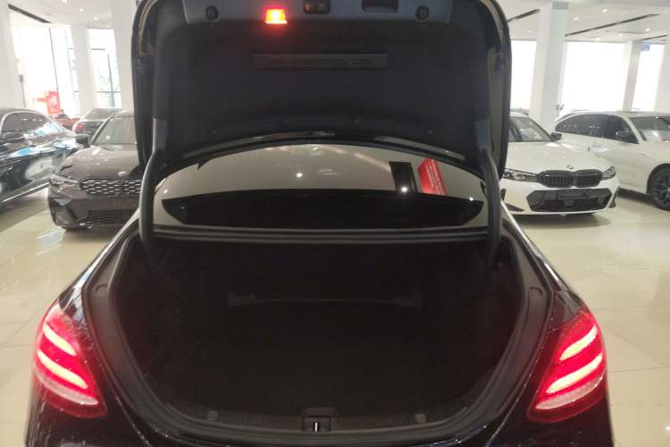 Used Mercedes-Benz E-Class 2019 E 260 L
