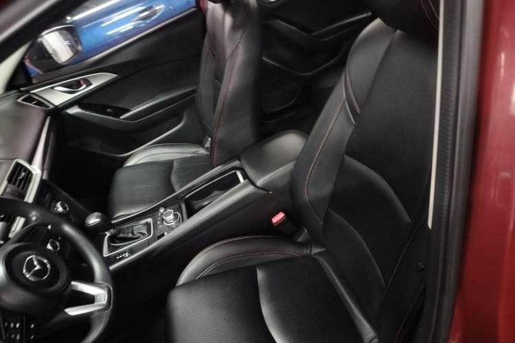 Used Mazda Mazda 3 Axela 2019 Cloud-Controlled Sedan 1.5L Automatic Luxury Model China VI Standard
