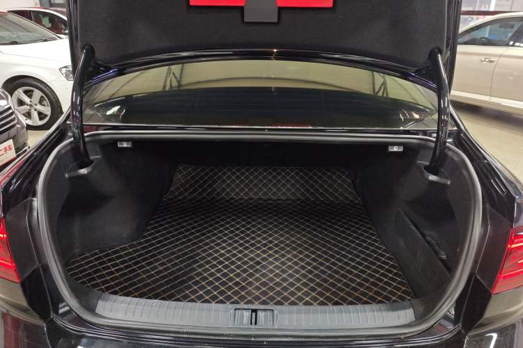 Used Volkswagen Magotan 2023 2 Million Units Commemorative Edition 330TSI DSG Luxury Version
