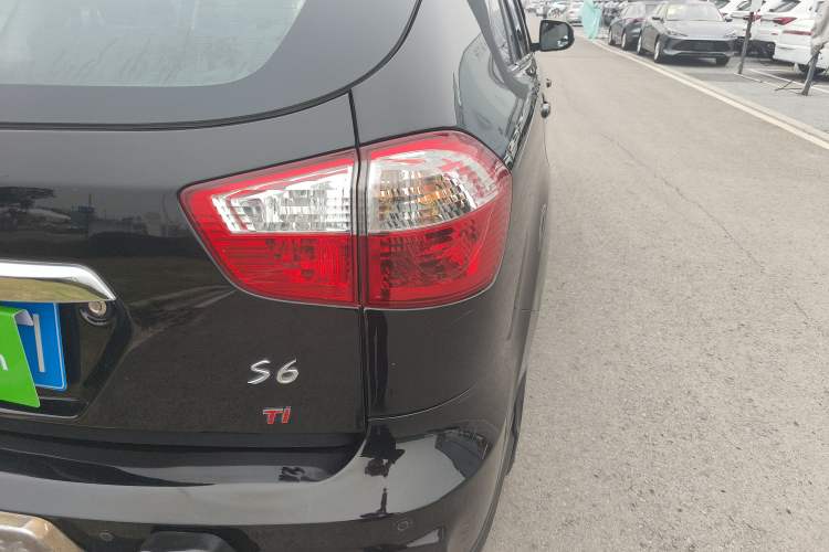 Used BYD S6 2014 1.5TI Manual Luxury 7-Seater