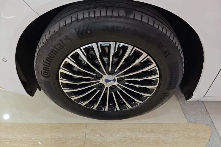 Used Denza D9 2022 DM-i 970 Four-Wheel Drive Flagship Model