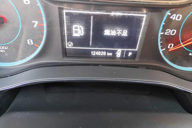 Used Chevrolet Cruze 2017 1.5L Hatchback Automatic Pioneer Sunroof Edition
