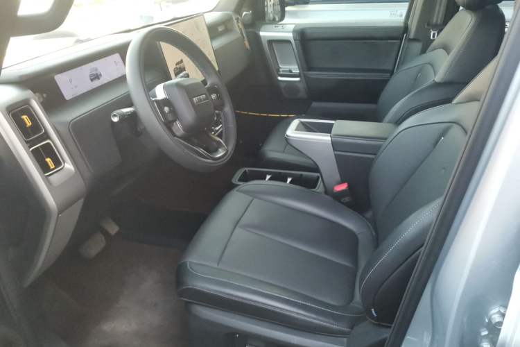 Used  V23 2025 401 Two-Wheel Drive Intelligent Driving Version