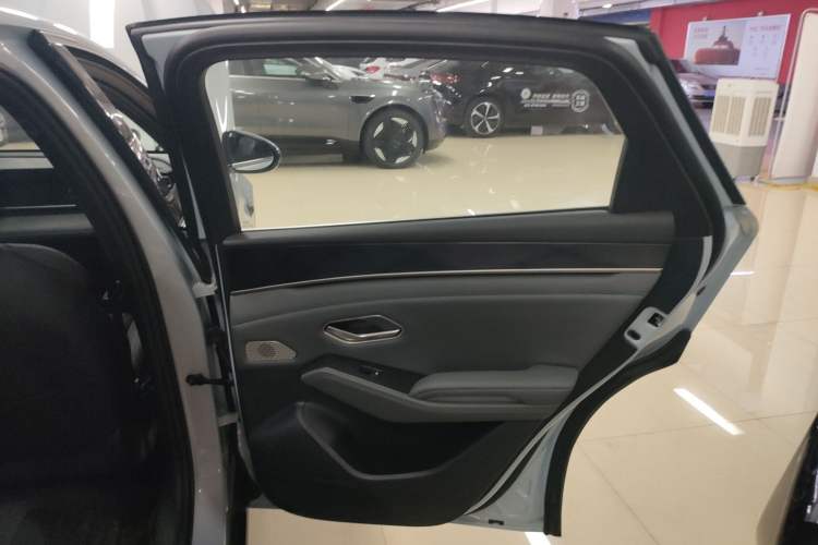 Used BYD Qin L 2025 DM-i Smart Drive 120KM Superior Model
