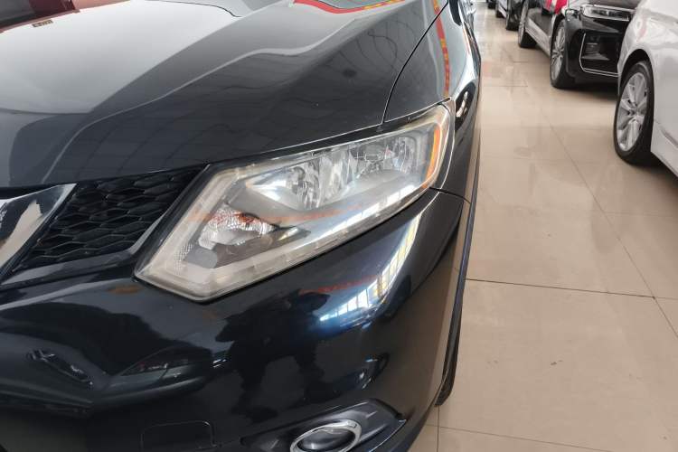 Used Nissan X-Trail 2015 2.0L CVT Comfort MAX Edition 2WD
